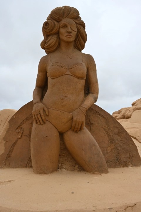 25-06 Sand City